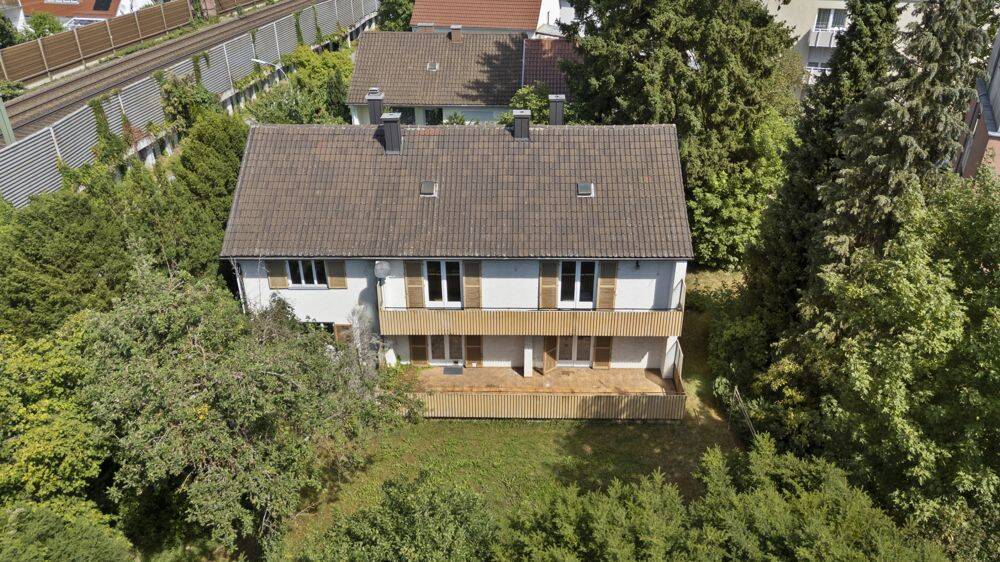 Renovierungsbedürftiges MFH mit 1.004 m² Grundstück und genehmigter Planung 10 WE in zentraler Lage – 85053 Ingolstadt – Vorschaubild 3
