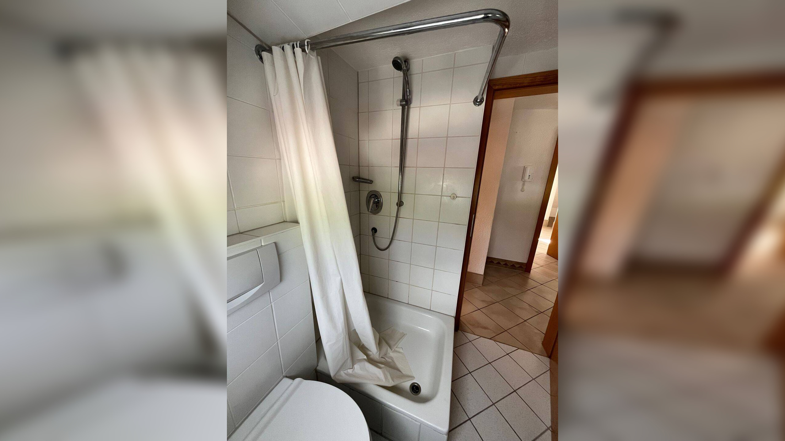 Helle 2 Zimmer DG Wohnung – 70186 Stuttgart – Vorschaubild 4