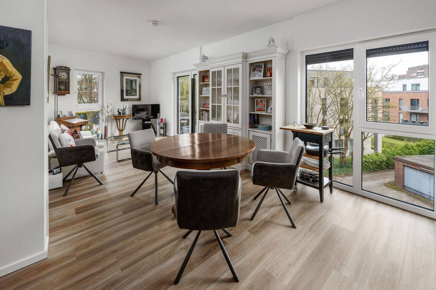 Stilvolle Wohnung mit sonnigem Balkon in ruhiger Innenhoflage – 22177 Hamburg – Vorschaubild 3