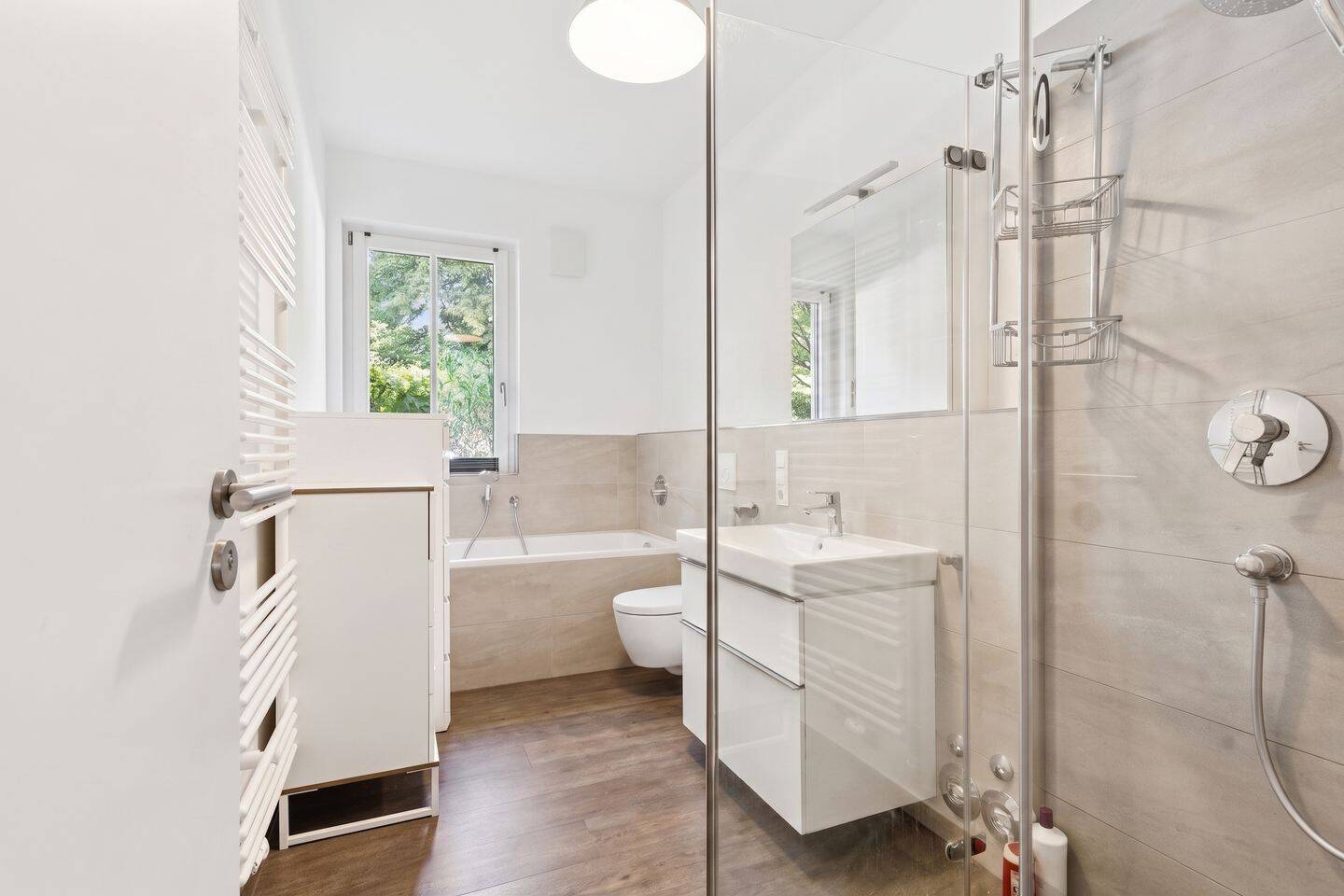 Stilvolle Erdgeschosswohnung mit Privatgarten in begehrter Lage von München-Solln – 81479 München – Vorschaubild 9