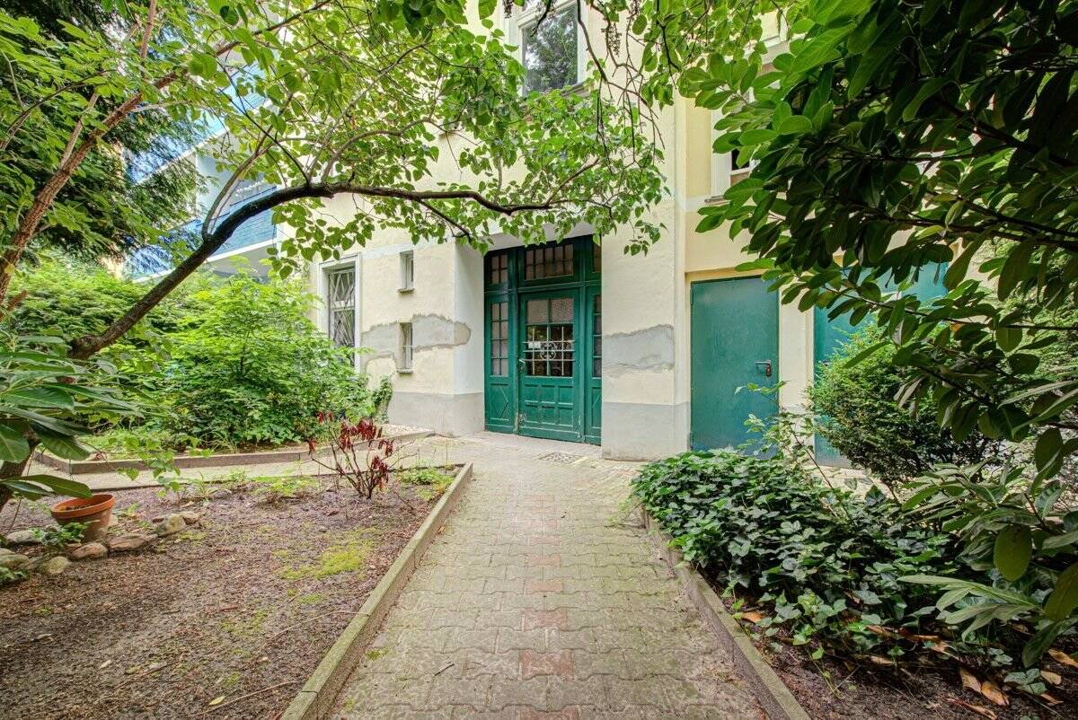 Sonnige Dachgeschoss-Gründerzeit-Wohnung: 1 Zimmer in Charlottenburg *City West*  PROVISIONSFREI – 10585 Berlin – Vorschaubild 3