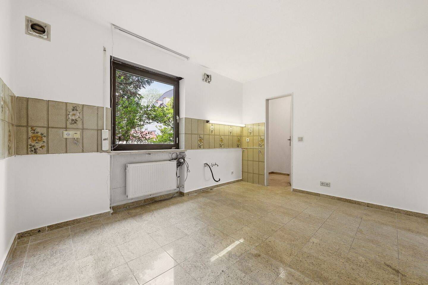 Doppelhaushälfte mit großem Garten & U-Bahn-Nähe inkl. Sanierungskompass (Kosten- & Förderübersicht) – 81735 München – Vorschaubild 4