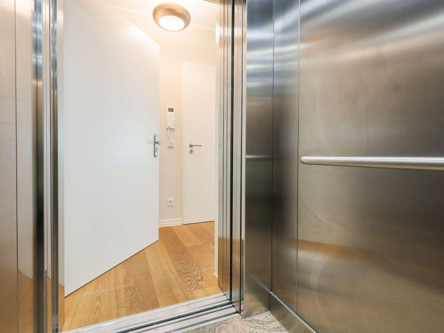 Exklusive Dachterrassenwohnung über zwei Ebenen in Hamburg-Blankenese! – 22587 Hamburg – Vorschaubild 3