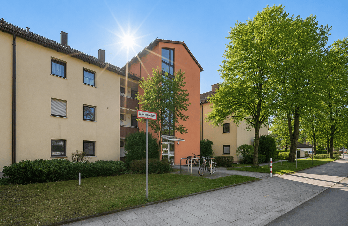 Lichtdurchflutete 2,5 Zimmer Wohnung mit Südbalkon und nahe des historischen Pfanzeltplatzes in Altperlach – 81737 München – Vorschaubild 4