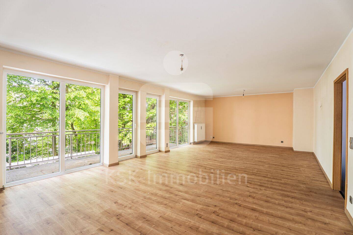 Loftartige 2-Zimmer-Wohnung mit großem Balkon – modernes Wohnen mit Stil! – 50676 Köln – Vorschaubild 3