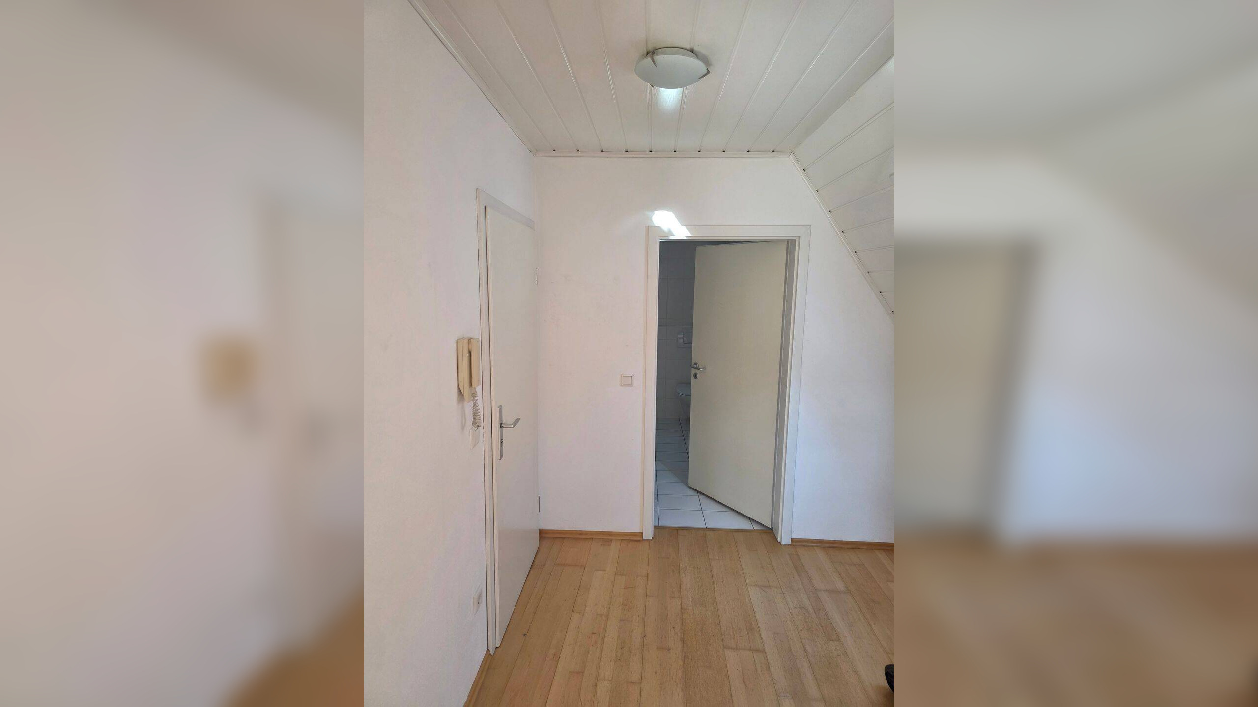 Sehr schöne 2 1/2 Zimmer Dachgeschosswohnung in der Altstadt von Ingolstadt – 85049 Ingolstadt – Vorschaubild 4
