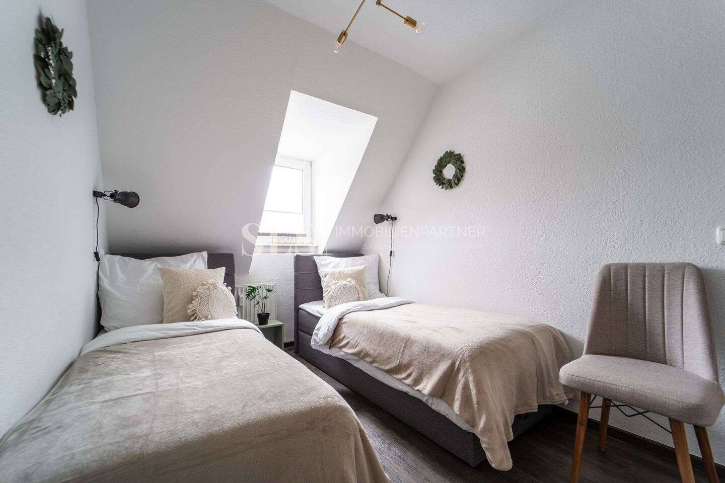 Modern wohnen, langfristig investieren – attraktive Dachgeschosswohnung mit drei Zimmern – 45130 Essen – Vorschaubild 4