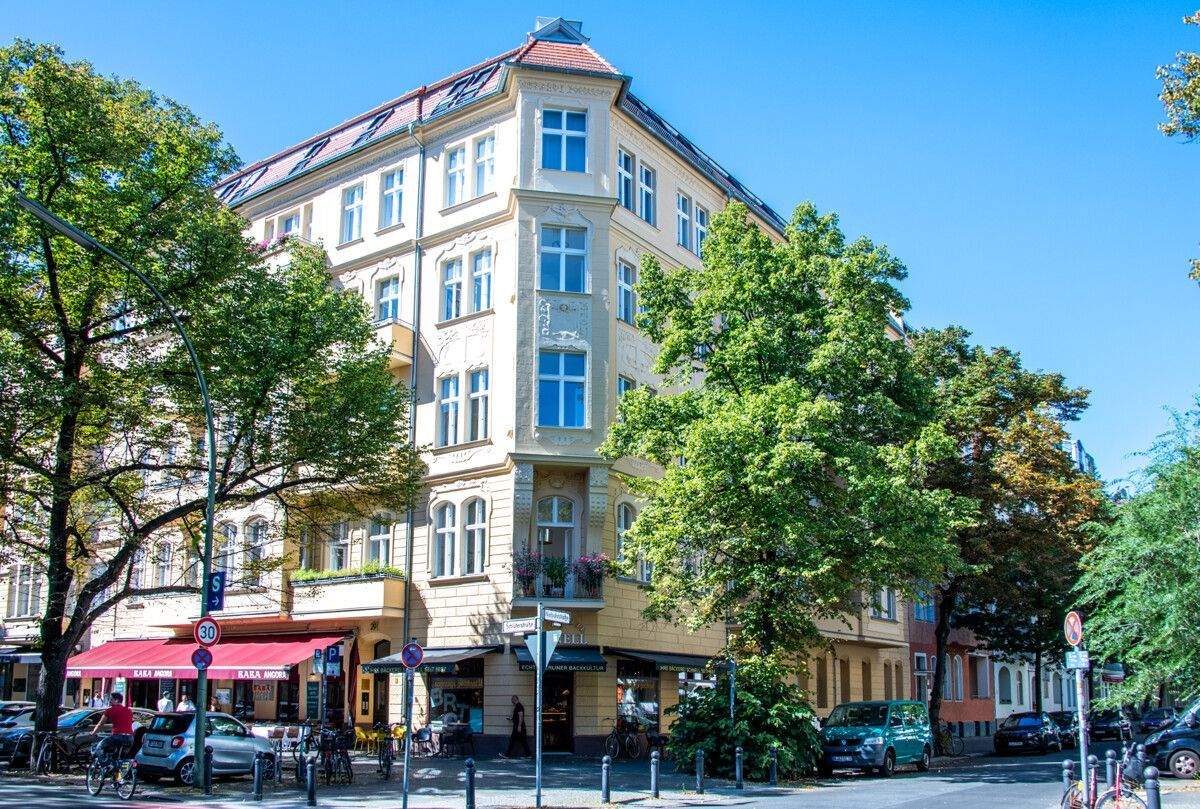 Eleganter Jugendstil: Fischgrätparkett, Stuck und Designbad nahe Kudamm – 10629 Berlin – Vorschaubild 3