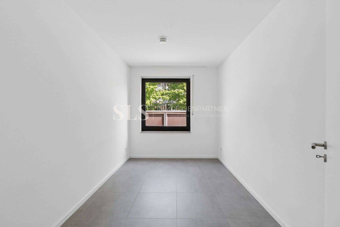 Ruheoase mit großem Garten und Terrasse – Stilvolle Erdgeschosswohnung im Herzen von Schmachtendorf – 46147 Oberhausen – Vorschaubild 4