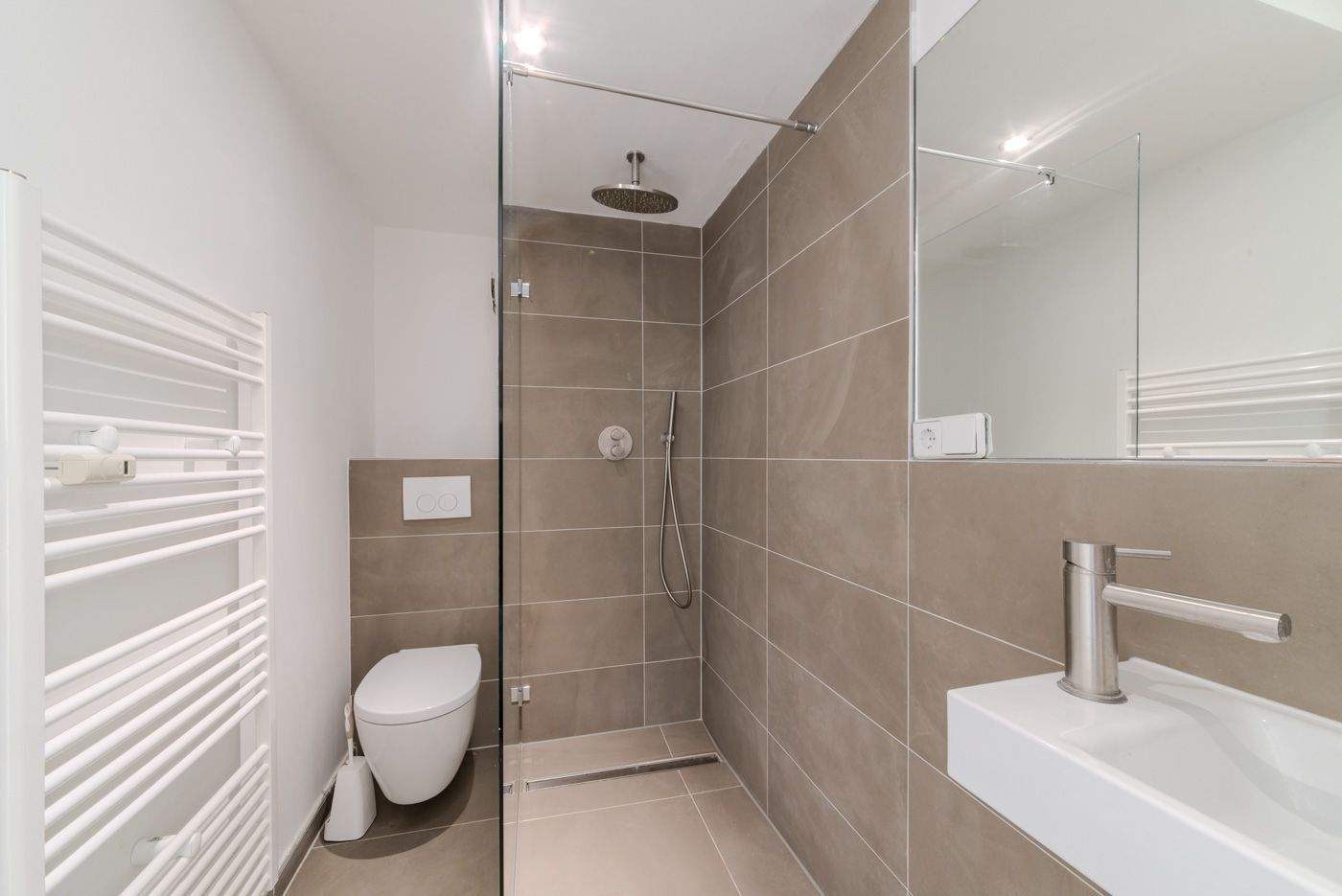 2,5 Zimmer, Fahrstuhl, 2 Balkone & exklusiver Blick über den Ku’damm – 10707 Berlin – Vorschaubild 4