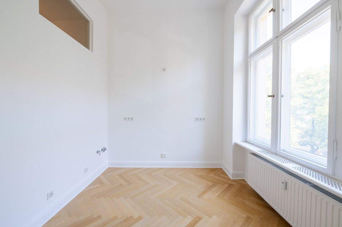 Eleganter Jugendstil: Fischgrätparkett, Stuck und Designbad nahe Kudamm – 10629 Berlin – Vorschaubild 4