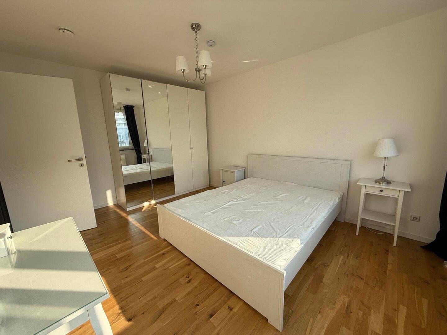 Charmantes, helles Refugium mit sonnigem Balkon – 10178 Berlin – Vorschaubild 3