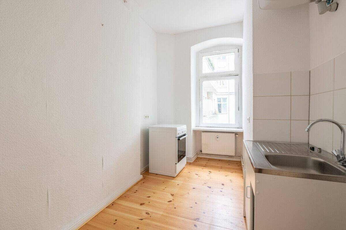 TOP-Lage und bezugsfrei: Apartment im ruhigen Gründerzeit-Wohnhaus, Dielen, hohe Räume, lichterfüllt – 10247 Berlin – Vorschaubild 3