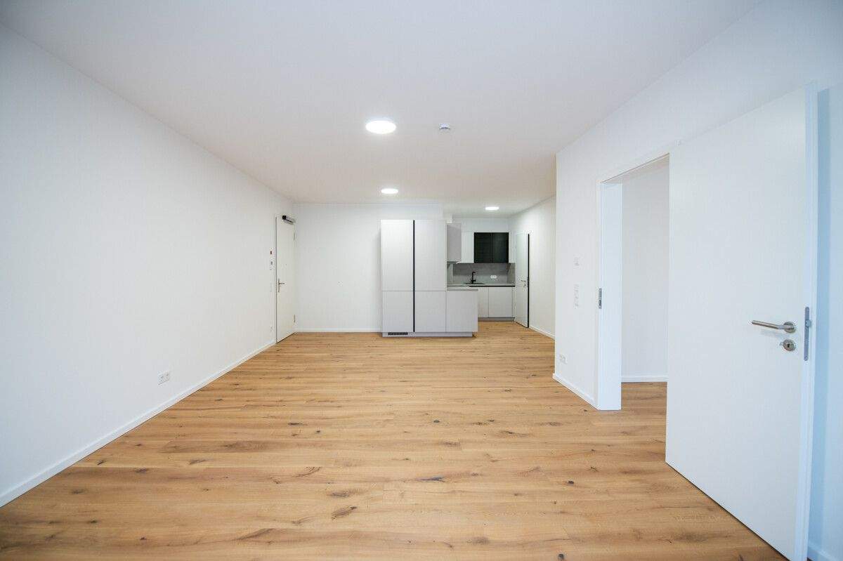 Kleines Hof-Idyll: Attraktive Balkon-Wohnung mit EBK in ruhiger Lage – 10999 Berlin – Vorschaubild 3