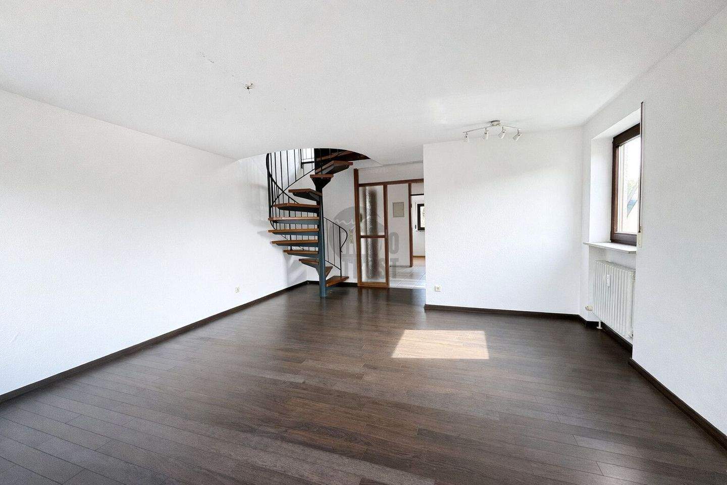 WOHNEN MIT WEITBLICK: CHARMANTE MAISONETTE IN STUTTGART-ZUFFENHAUSEN – 70435 Stuttgart – Vorschaubild 3