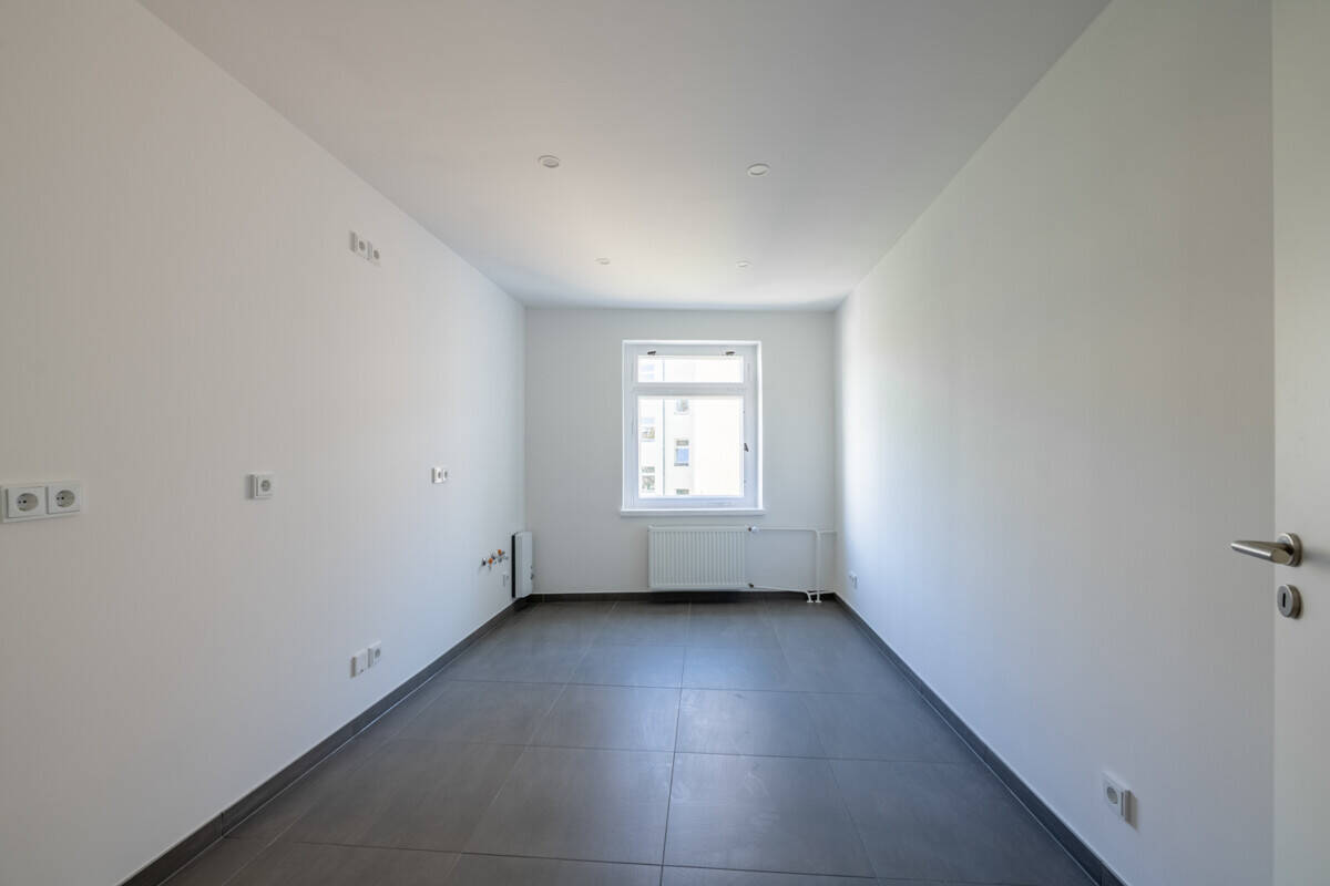 Lichtdurchflutet, saniert und bezugsfertig: Große Wohnung im Vorderhaus I nahe Karl-Marx-Allee – 10243 Berlin – Vorschaubild 4