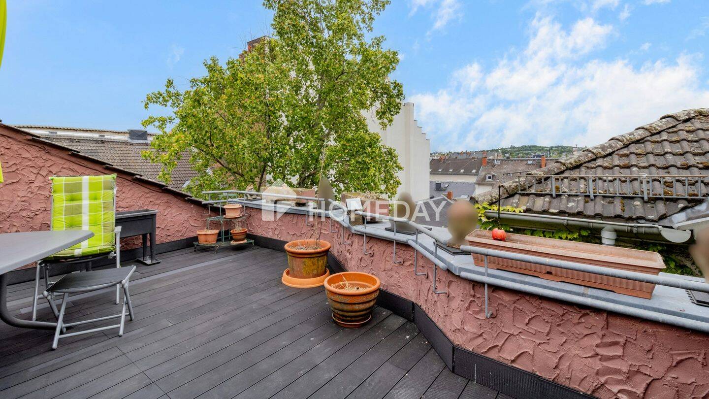 4-ZI-Altbauwohnung mit großzügiger Terrasse & 80 m² Grundfläche großem Dachboden in WI-Mitte – 65185 Wiesbaden – Vorschaubild 4