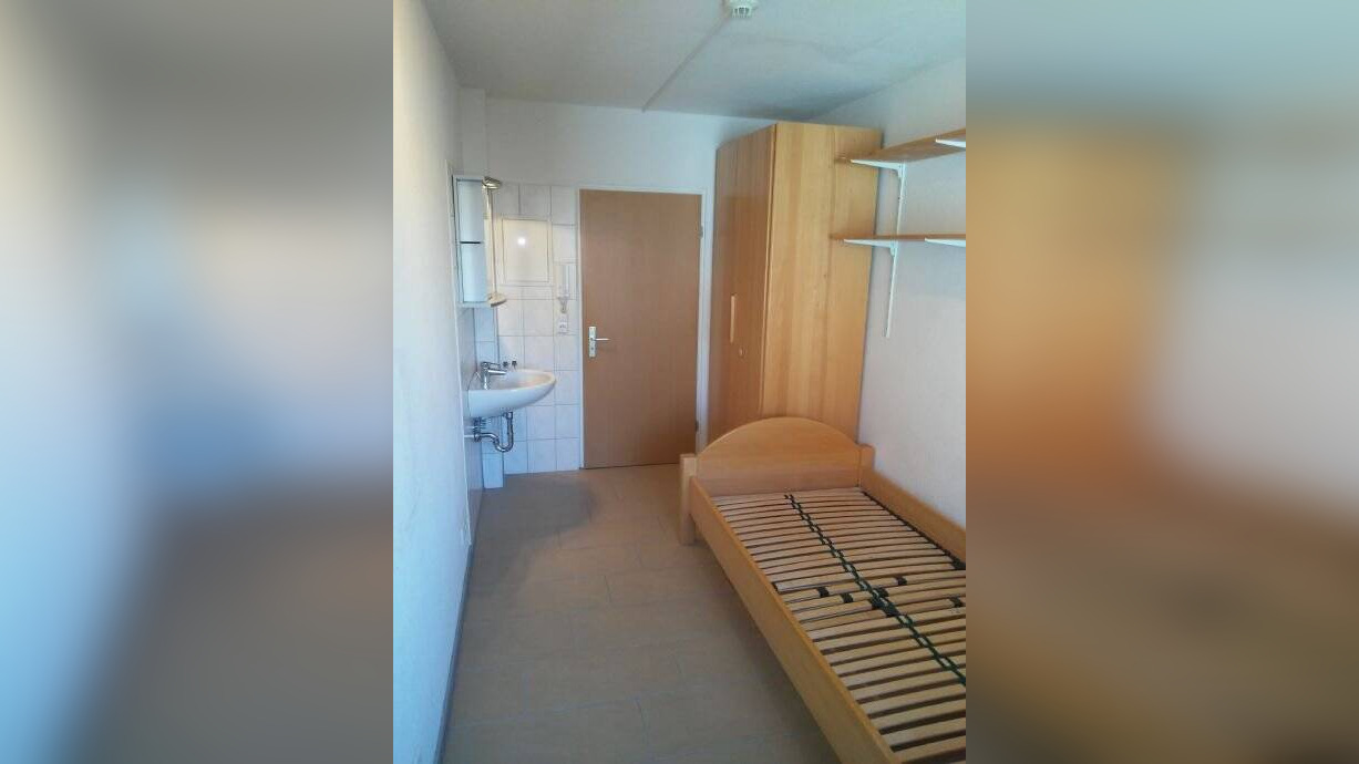 Möbliertes Zimmer im Studentenwohnheim in bester Lage zu Uni und Innenstadt – 91052 Erlangen – Vorschaubild 3
