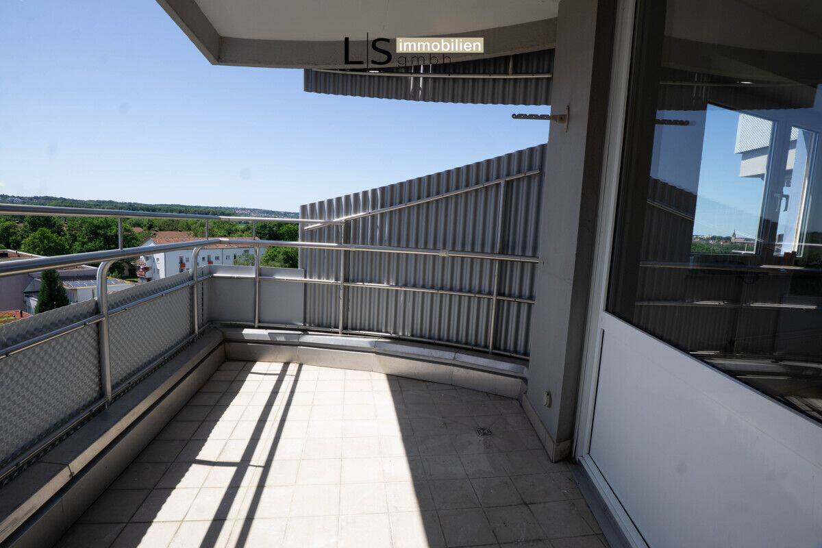 *Erstbezug nach Renovierung* Charmante 3-Zimmer-Wohnung im „Salute“ in S-Fasanenhof! – 70565 Stuttgart – Vorschaubild 3