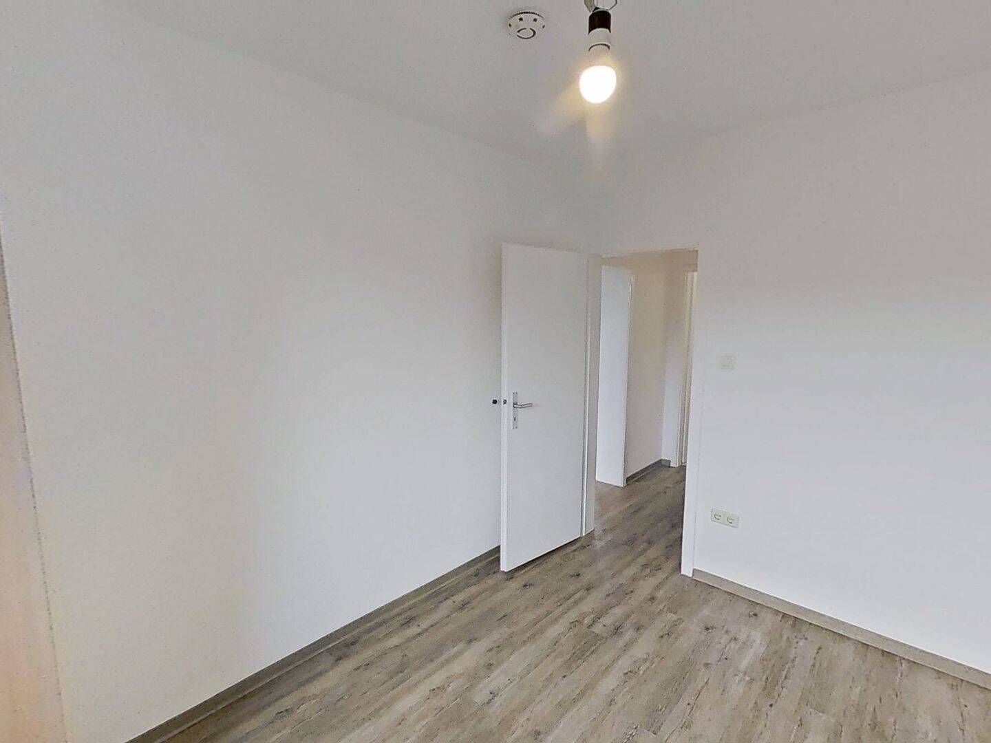 Ihr neues Familiendomizil: Großzügige 4-Zimmer-Wohnung mit Balkon & 2 Tageslichtbädern – 33104 Paderborn – Vorschaubild 3