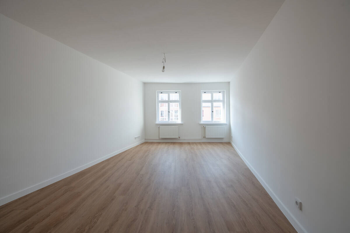 Lichtdurchflutet, saniert und bezugsfertig: Große Wohnung im Vorderhaus I nahe Karl-Marx-Allee – 10243 Berlin – Vorschaubild 5
