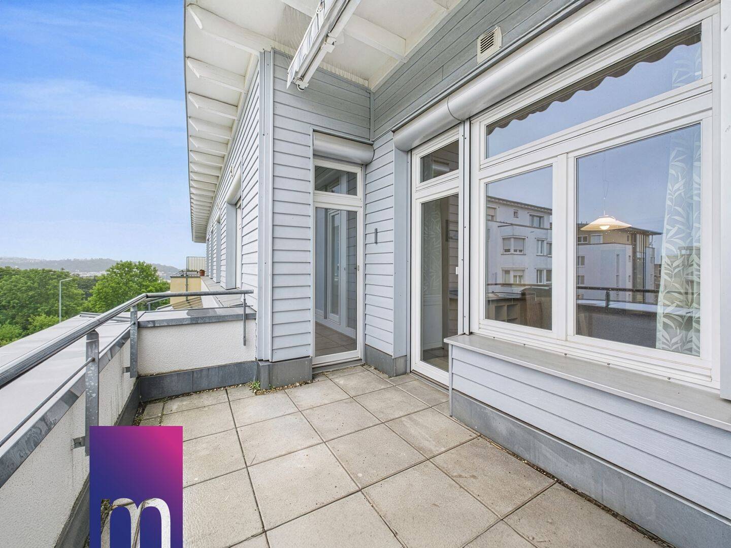 Lichtverwöhnte 4-Zimmer-Penthouse-Wohnung mit Balkon und Aufzug – Aussicht inklusive – 70376 Stuttgart – Vorschaubild 3