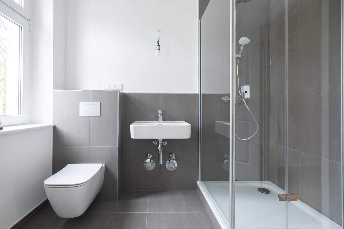 Erstbezug nach Sanierung: Attraktive, lichtdurchflutete 2-Zimmer-Wohnung I Balkon & Tageslicht-Bad – 12169 Berlin – Vorschaubild 3