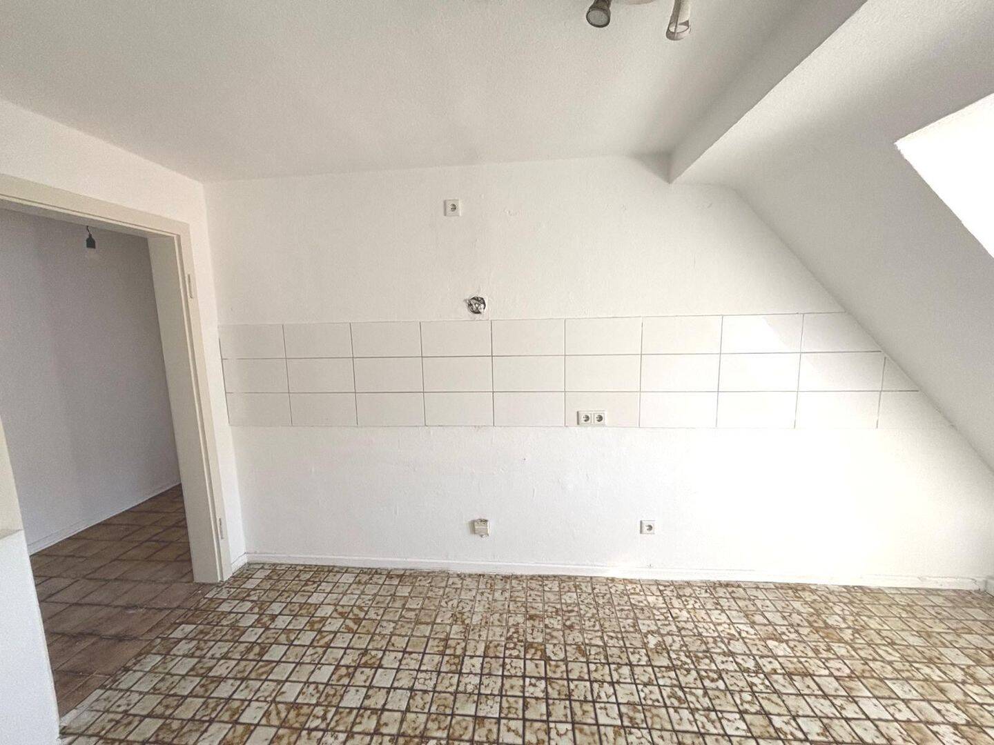 Helle gemütliche Dachgeschosswohnung in ruhiger Seitenstraße – 45888 Gelsenkirchen – Vorschaubild 3