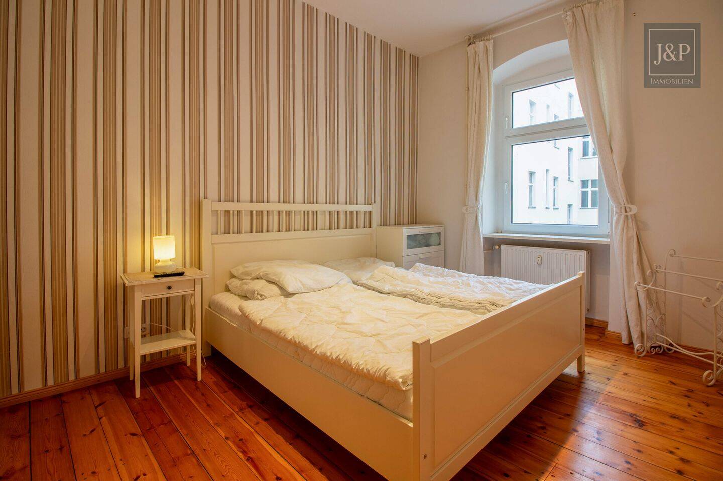 Altbaucharme trifft Moderne: Bezugsfreie 2-Zimmer-Wohnung mit Ziegelwand, Dielenboden & EBK – 13359 Berlin – Vorschaubild 4