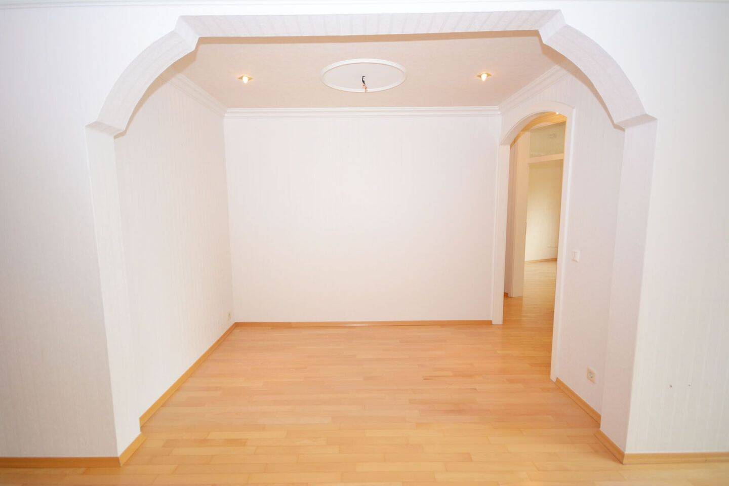 Großzügige Wohnung mit Loggia und Tiefgaragenstellplatz in Lövenich (bezugsfrei) – 50859 Köln – Vorschaubild 3