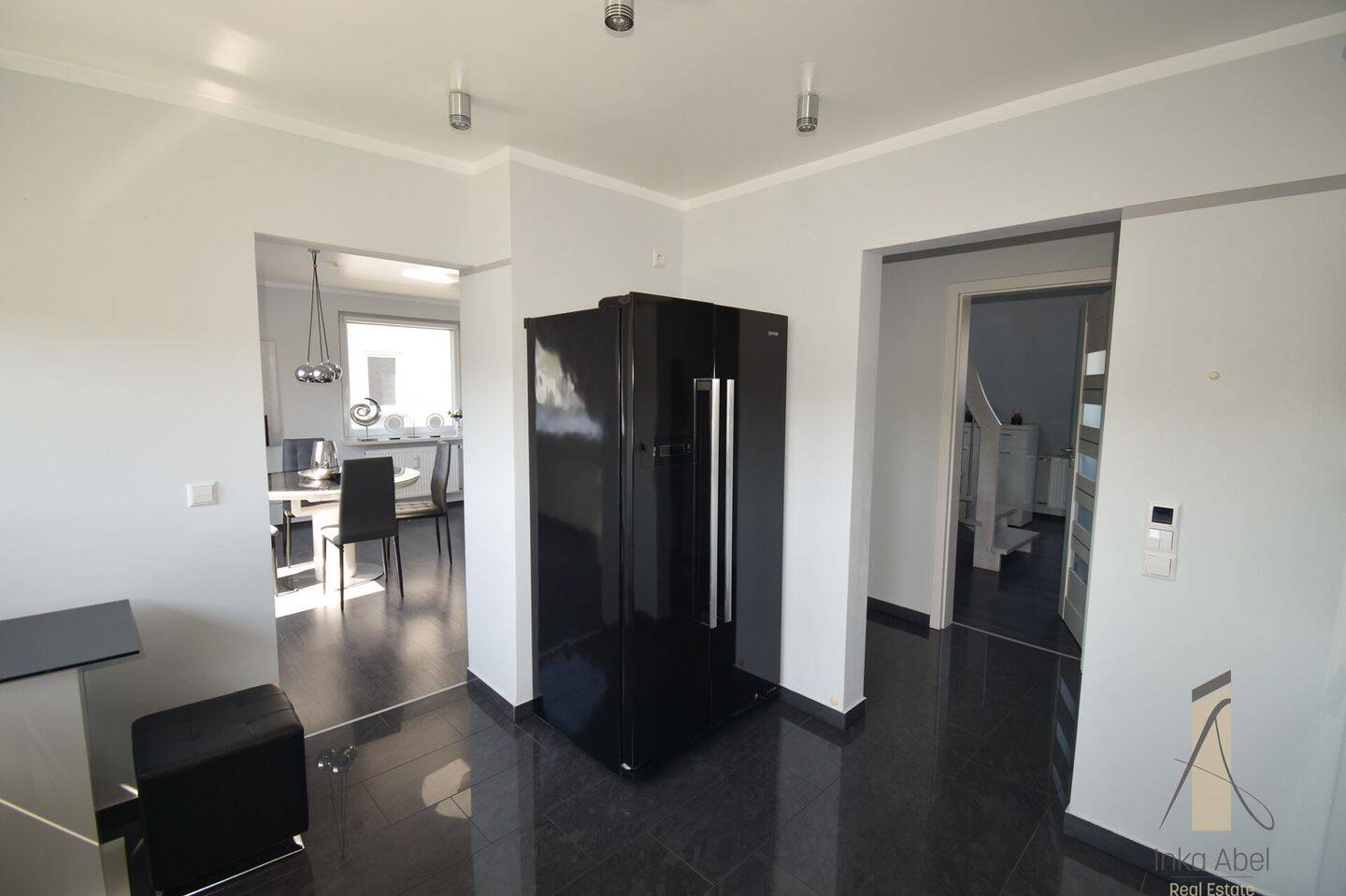 Top ausgestattete und vollmöblierte Maisonette-Wohnung mit 2 Bädern auf 95,49 m² – 38448 Wolfsburg – Vorschaubild 3