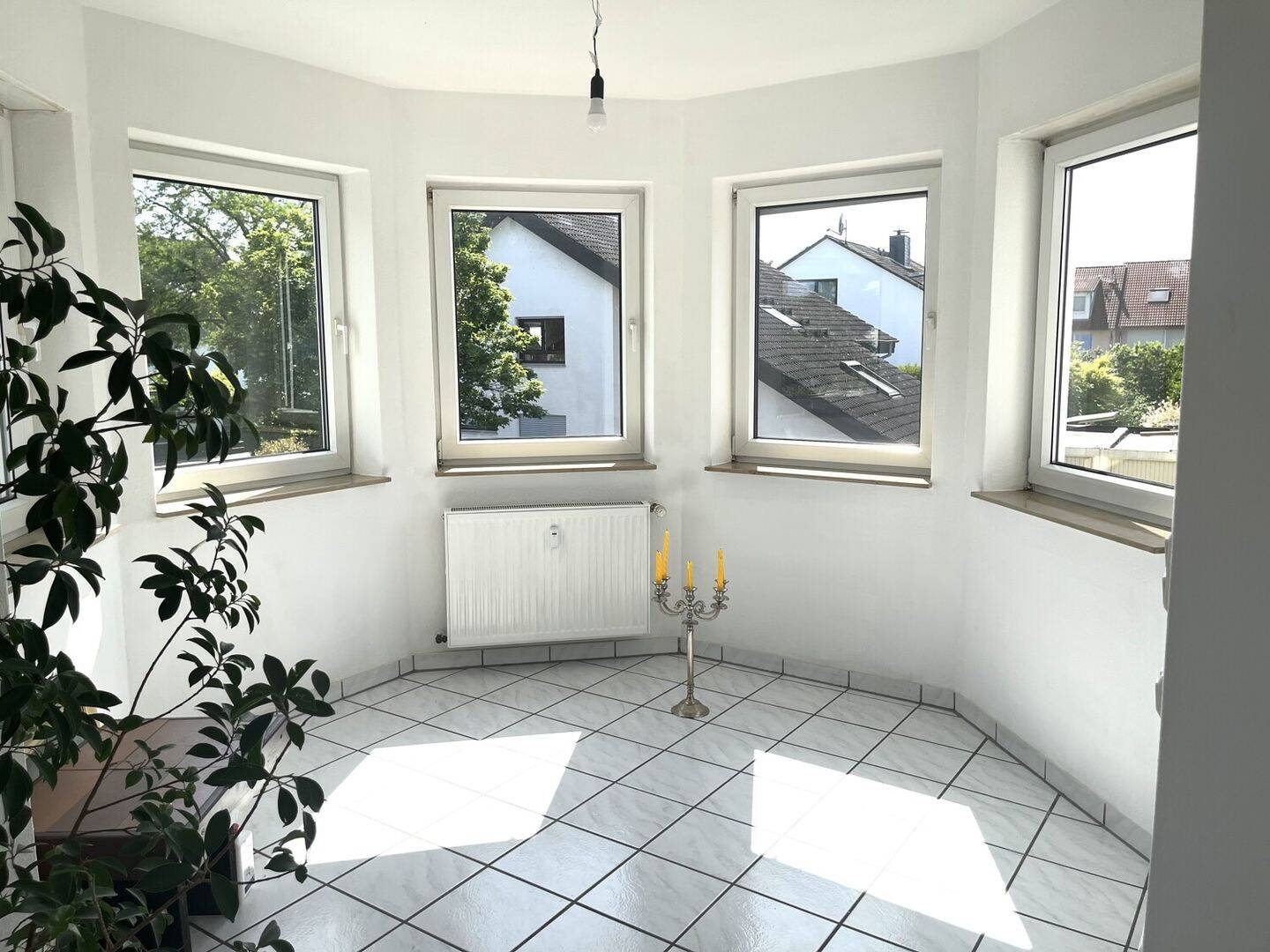 Aparte 2 Zimmerwohnung mit Balkon – Bestlage Rumpenheim mit Balkon und Tiefgarage – 63075 Offenbach am Main – Vorschaubild 3