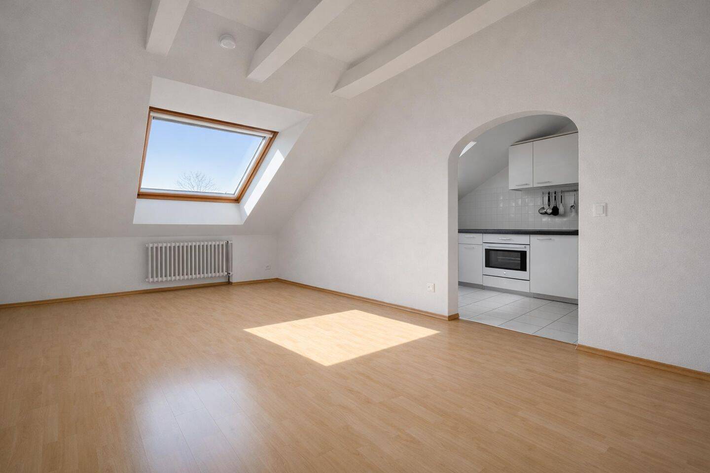 Helle Dachgeschosswohnung in bester Lage von Waldperlach – 81739 München – Vorschaubild 4