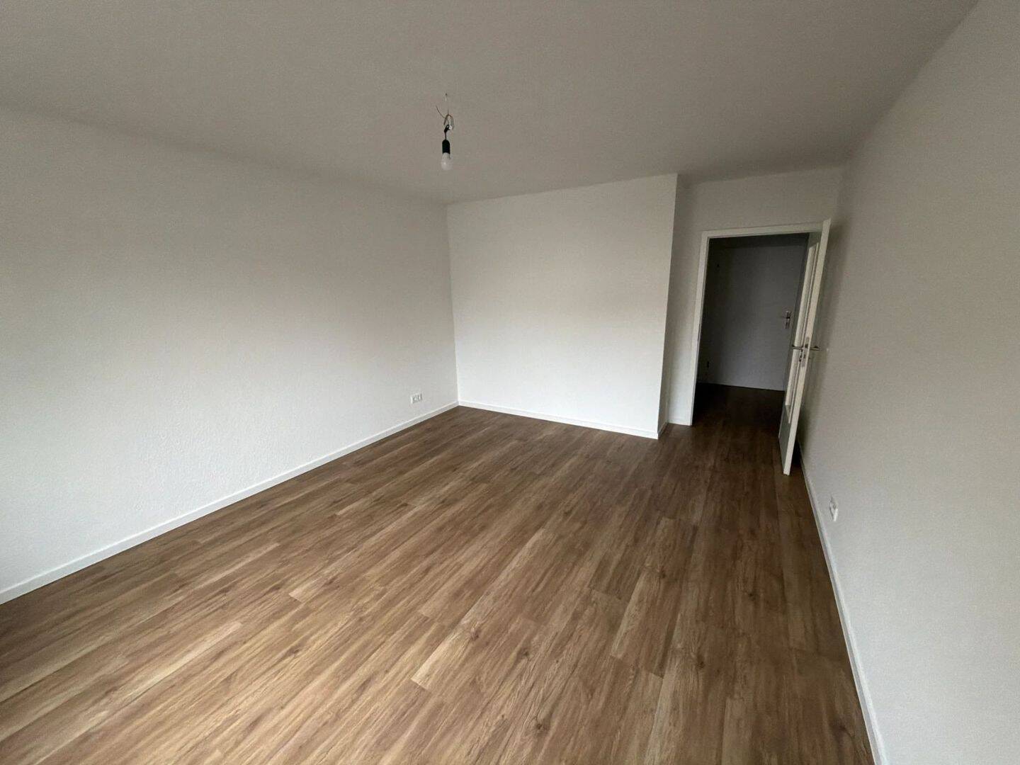 Erdgeschoss 1-Zimmerwohnung mit separater Küche – 69005 – 51109 Köln – Vorschaubild 3