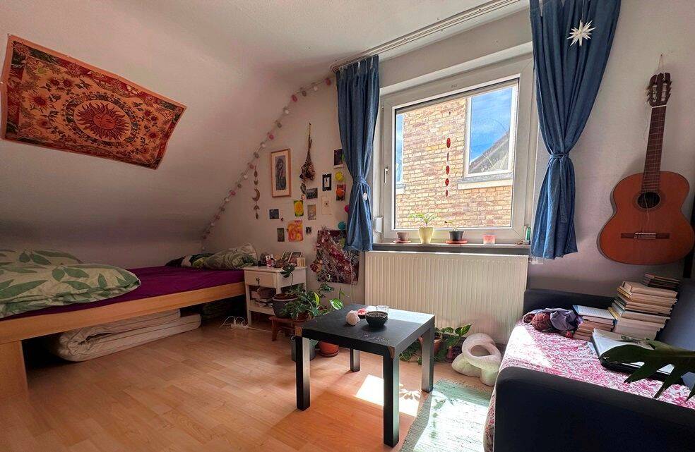 „3-Zi.-DG-Wohnung mit Weitblick in Top Lage von Stuttgart West – Nähe Hölderlinplatz“ – 70176 Stuttgart – Vorschaubild 3