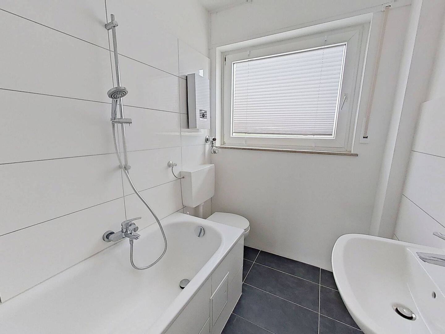 Schöne 3-Zimmer-Wohnung mit großem BALKON und modernem Wannenbad in Bielefeld-Ummeln – 33649 Bielefeld – Vorschaubild 10