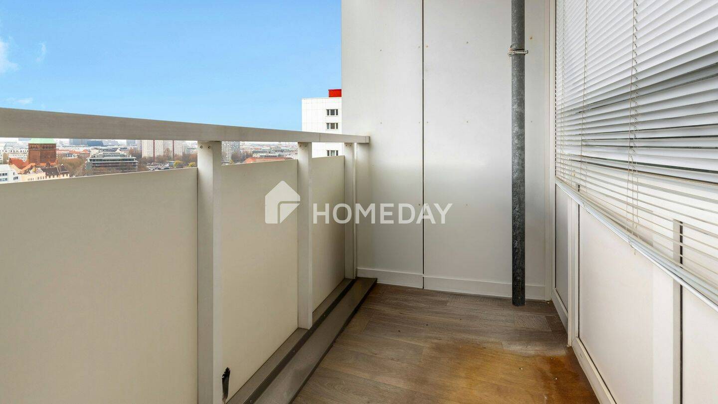 Mitten im Zentrum und Blick auf die Spree: 3-Zimmer-Wohnung mit Loggia und 2 Stellplätzen – 10179 Berlin – Vorschaubild 4