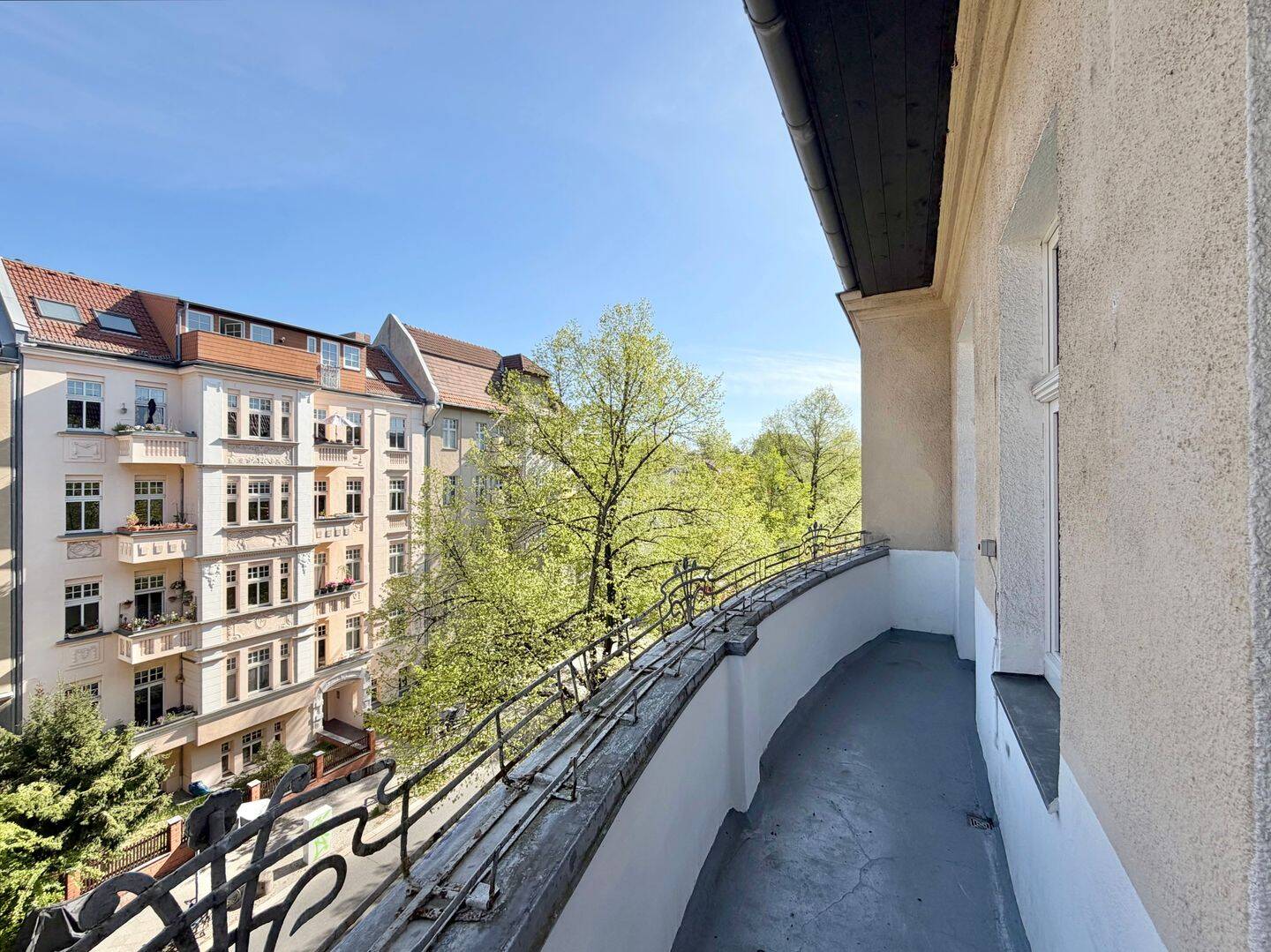 Bezugsfreie 2-Zimmer-Altbauwohnung mit Balkon erweiterbar zur 5- bis 6-Zimmer-Wohnung – 12103 Berlin – Vorschaubild 3