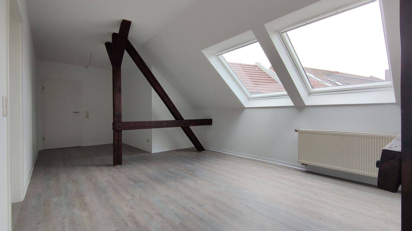 Dachgeschosswohnung mit 4 Zimmern und viel Tageslicht in Erfurt – 99096 Erfurt – Vorschaubild 5