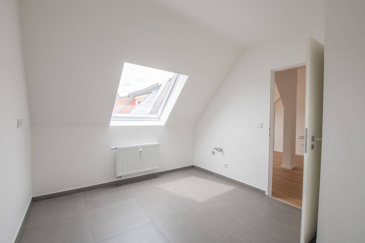 Erstbezug: Lichtdurchflutete Dachgeschoss-Wohnung mit Terrasse, moderner Ausstattung und in Top-Lage – 13585 Berlin – Vorschaubild 3