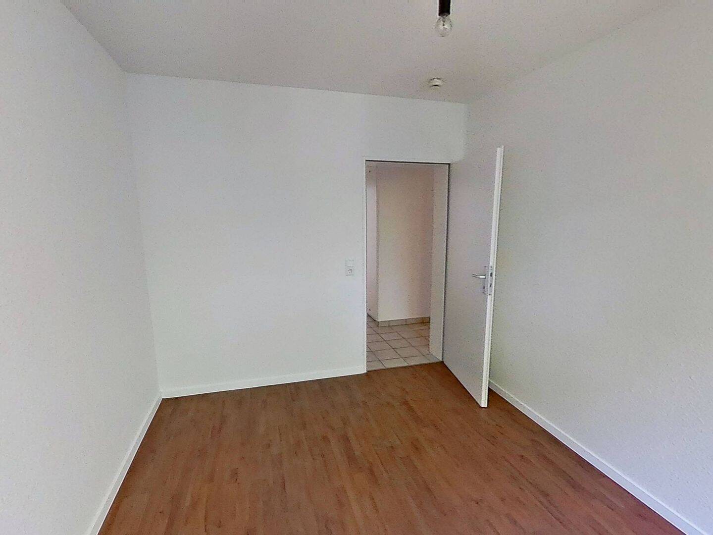 Große 3-Zimmer-Wohnung mit sonnigem BALKON und durchdachtem Grundriss in Duisburg-Neumühl – 47167 Duisburg – Vorschaubild 8