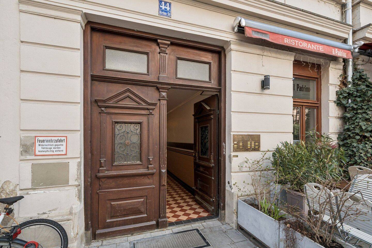Stilvolle Altbauwohnung mit modernem Komfort in begehrter Lage von München – 81675 München – Vorschaubild 3