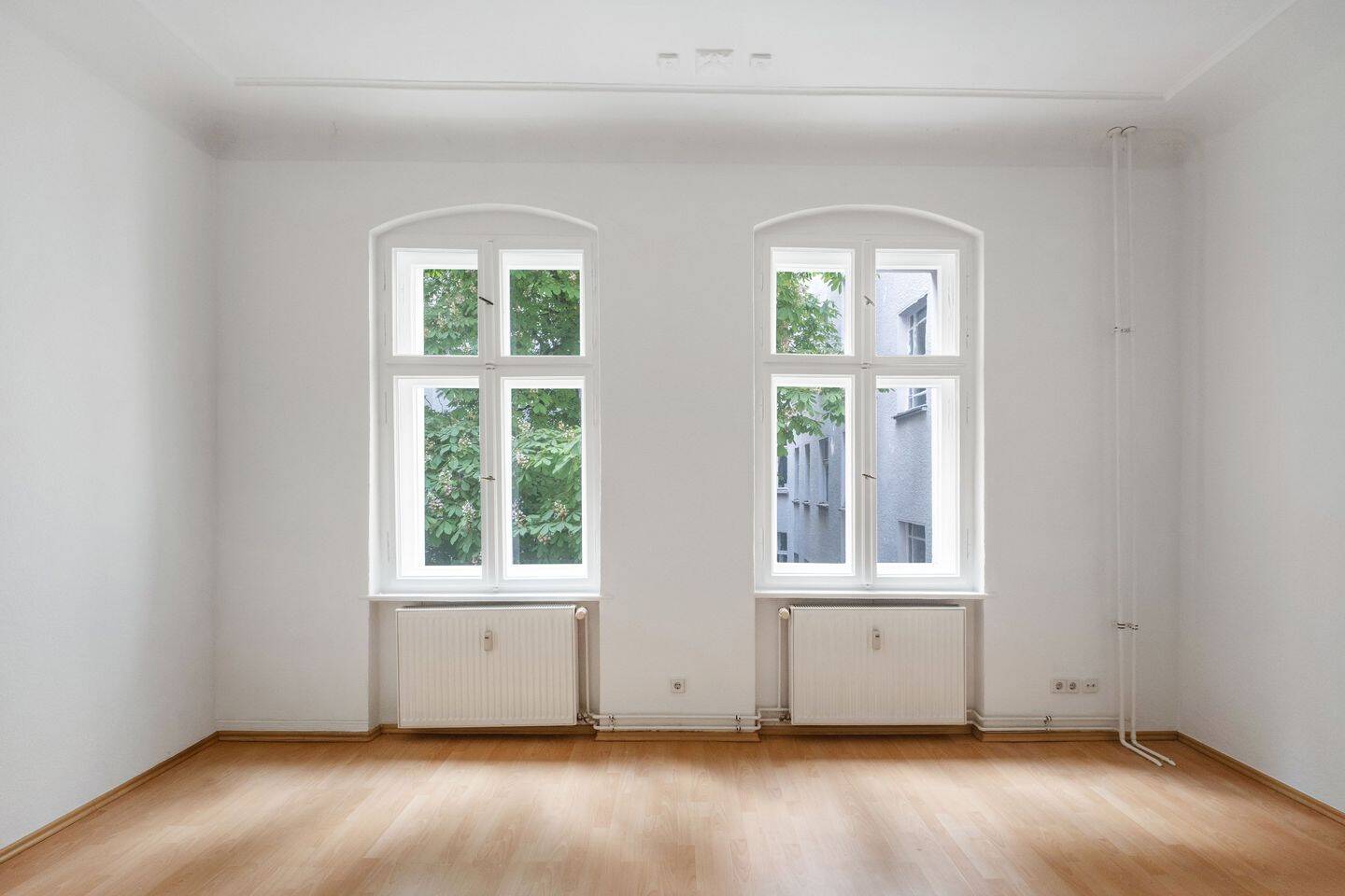 Charmante 2-Zimmer-Wohnung mit Stuck in Prenzlauer Berg – 10439 Berlin – Vorschaubild 3