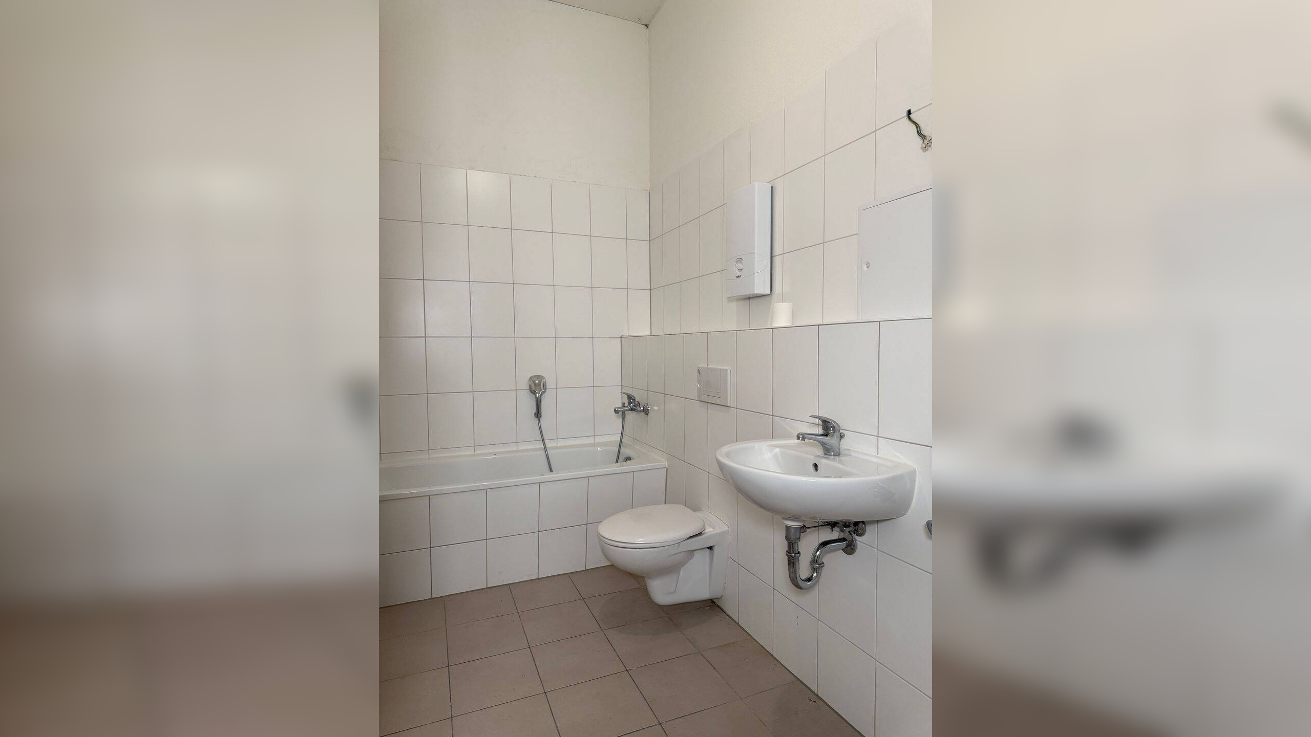 Bezugsfreie, großzügige 3-Zimmer-Erdgeschosswohnung im Altbau in Berlin-Weißensee! – 13088 Berlin – Vorschaubild 4