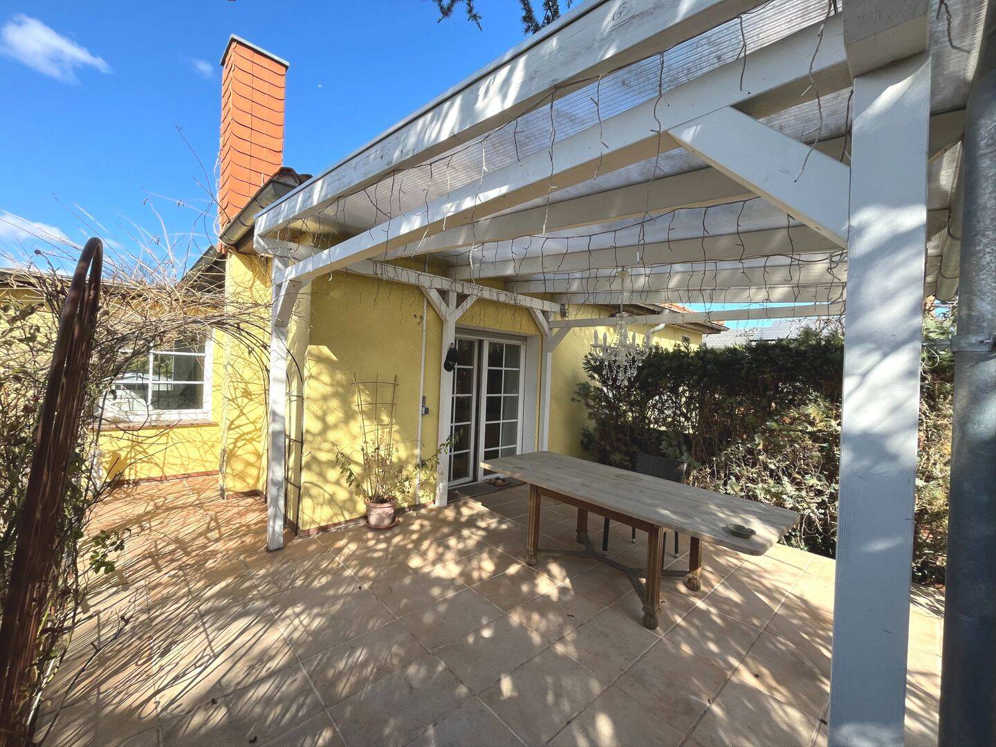 Wohnen wie im Urlaub: Charmanter Bungalow mit herrlichem Garten – 12623 Berlin – Vorschaubild 3