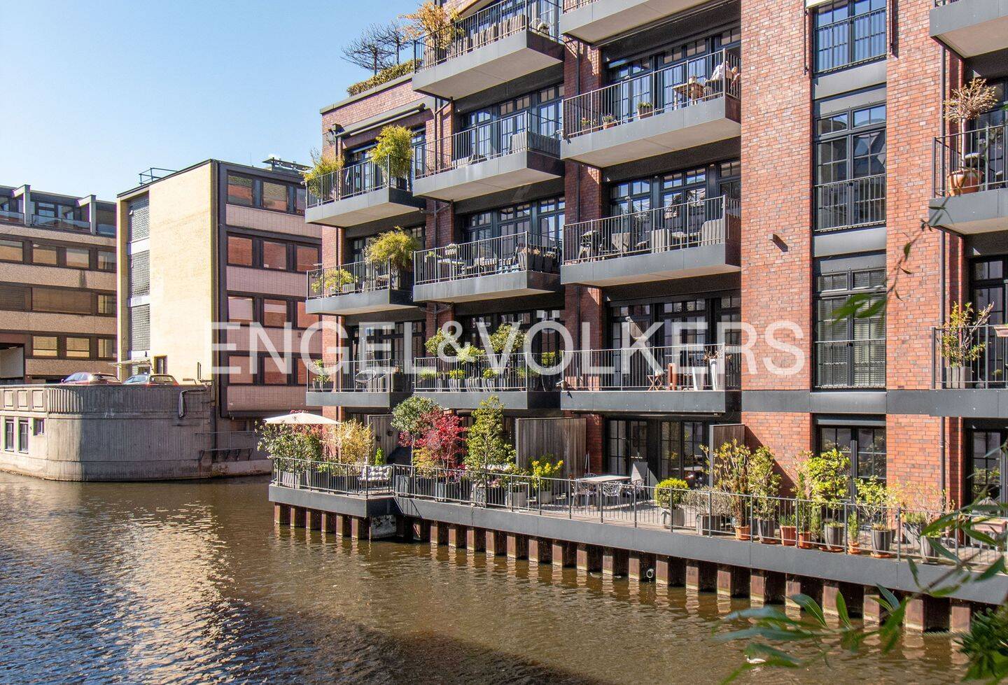 Traumhafte Sonnenterrasse direkt am Kanal. – 22085 Hamburg – Vorschaubild 3