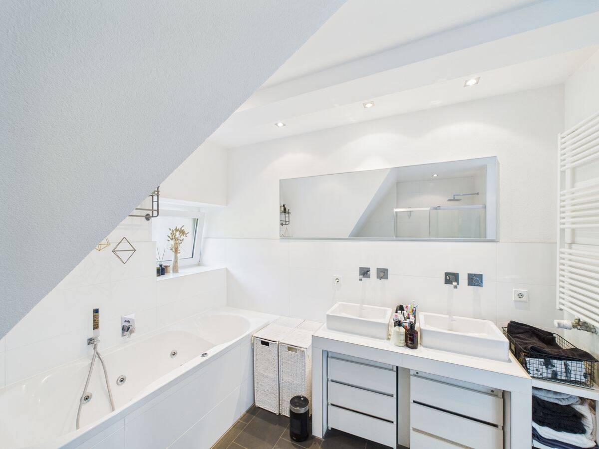 Exklusive Penthouse Wohnung am Killesberg mit viel Platz und traumhafter Aussicht, Loggia, 2 Garagen – 70191 Stuttgart – Vorschaubild 8