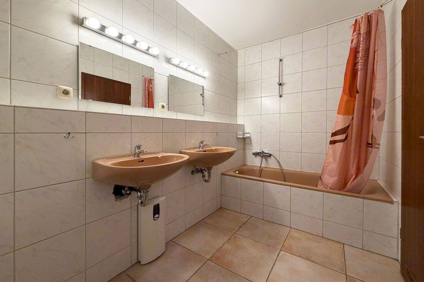 Komfortables City-Apartment mit Aufzug und zwei Tiefgaragenplätzen – 54290 Trier – Vorschaubild 5