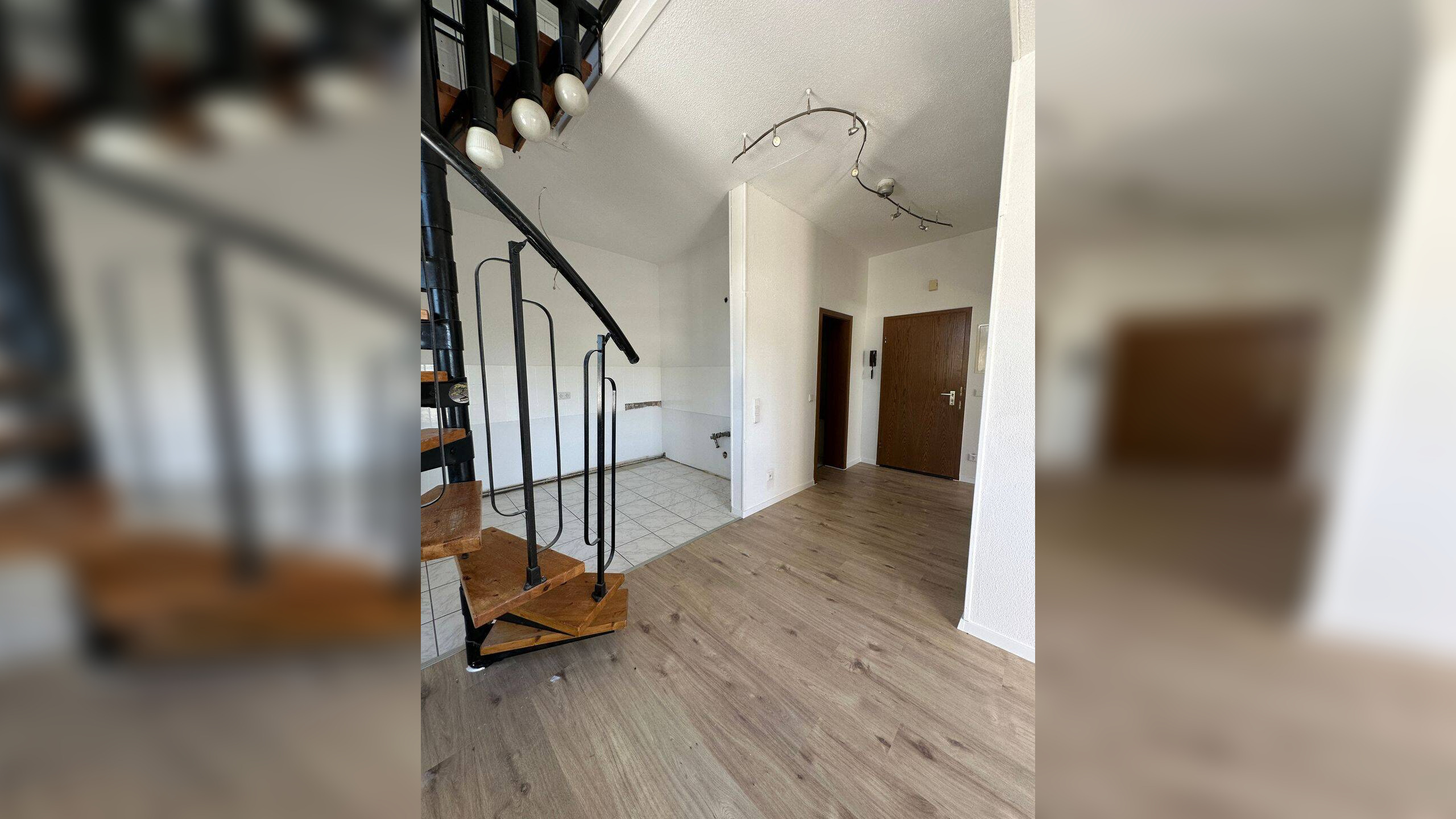 Renovierte Maisonette-Wohnung mit Balkon in Gelsenkirchen-Erle – 45891 Gelsenkirchen – Vorschaubild 3