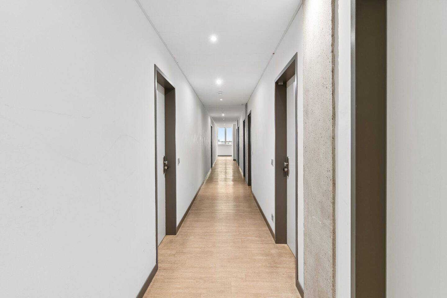 1-Zimmer-Wohnung im Hochhaus mit traumhafter Aussicht – 80809 München – Vorschaubild 4